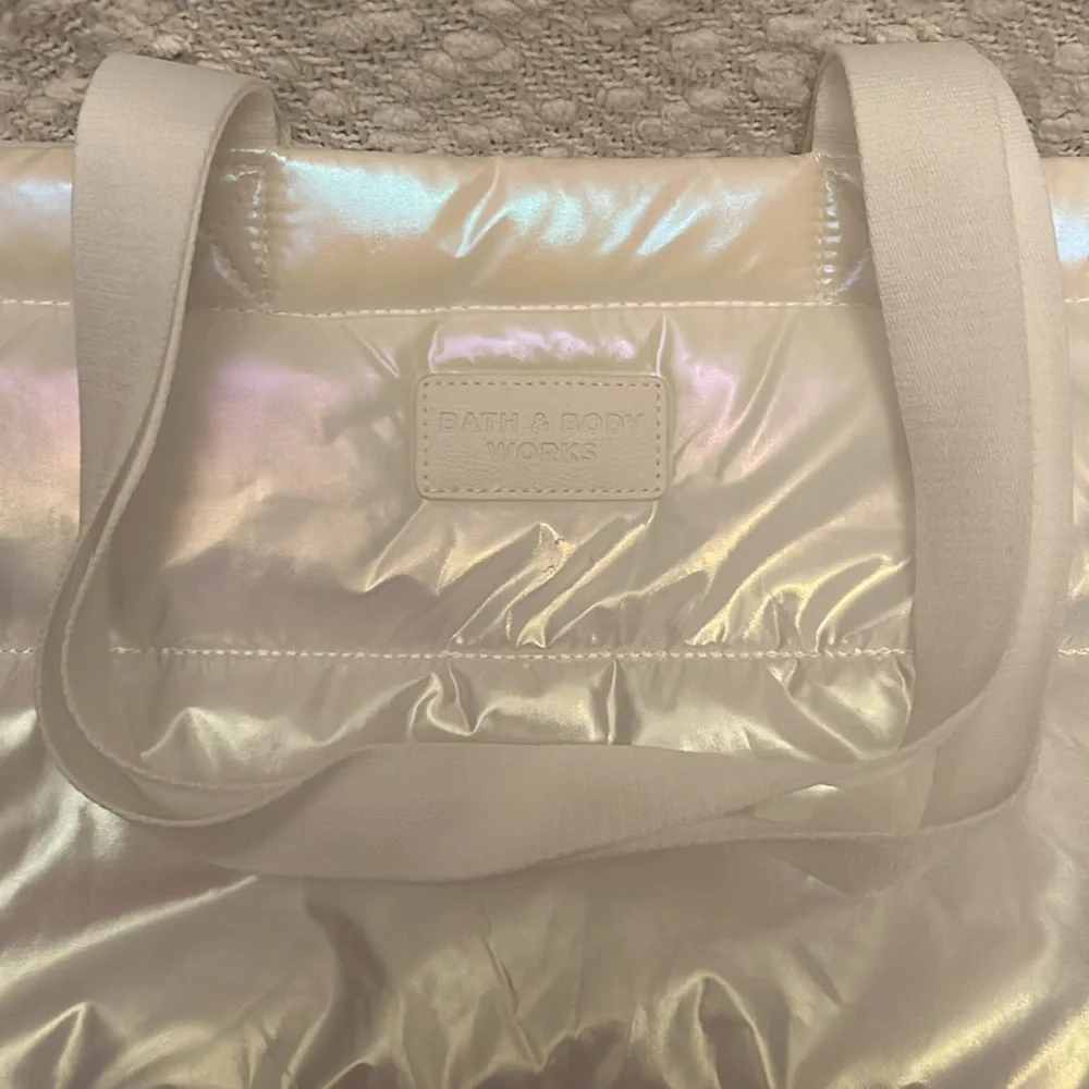 Bath & Body Works Limited Edition Pure Wonder Quilted Iridescent Tote Bag - Picture 6 of 7